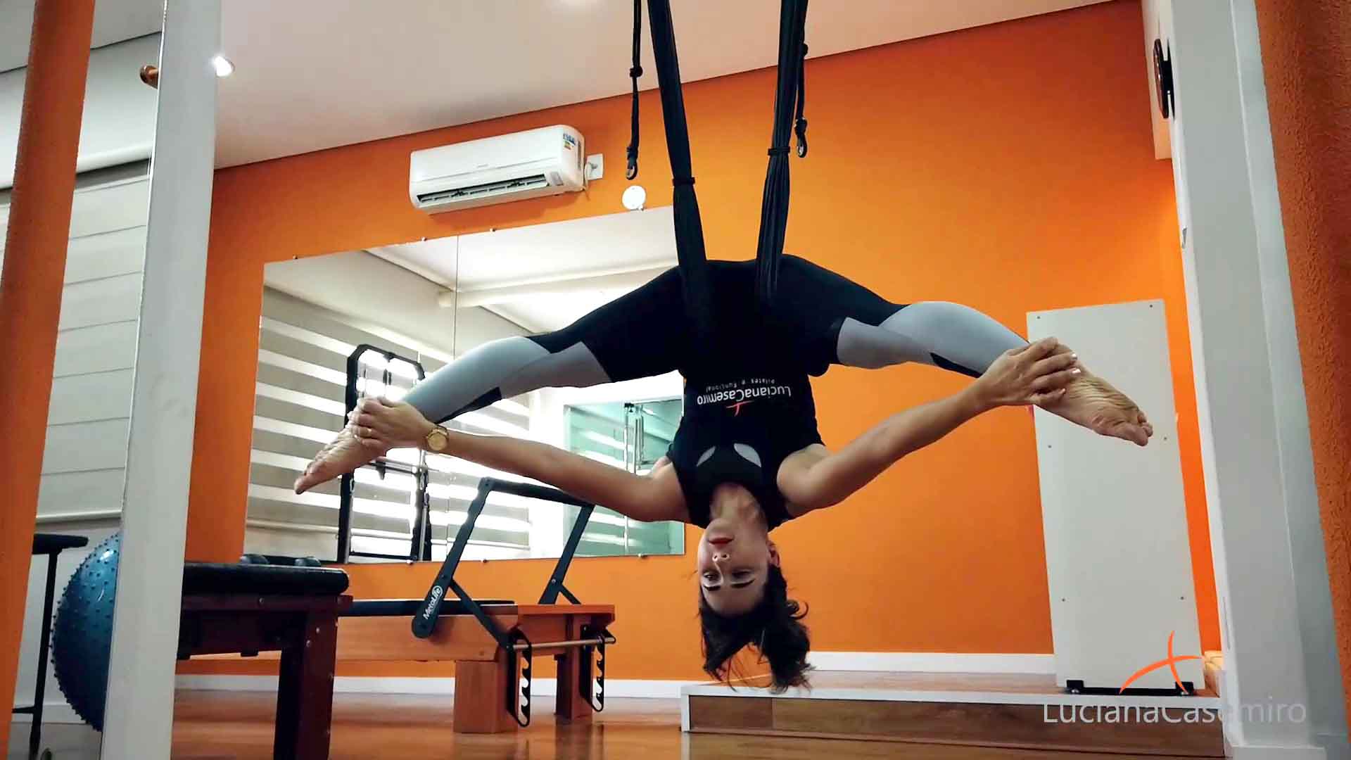 40b55b0dd10149fcb18736ba4c0e322c_asobre-luciana-casemiro-pilates.jpg